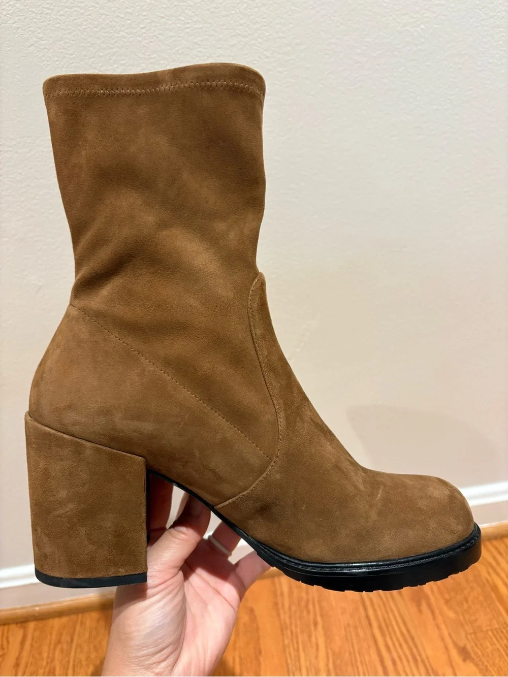 Stuart Weitzman excellent minimal